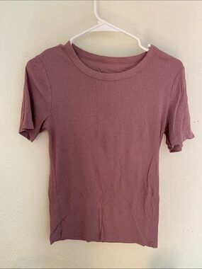 a new day Ribbed Crewneck Tee in Mauve